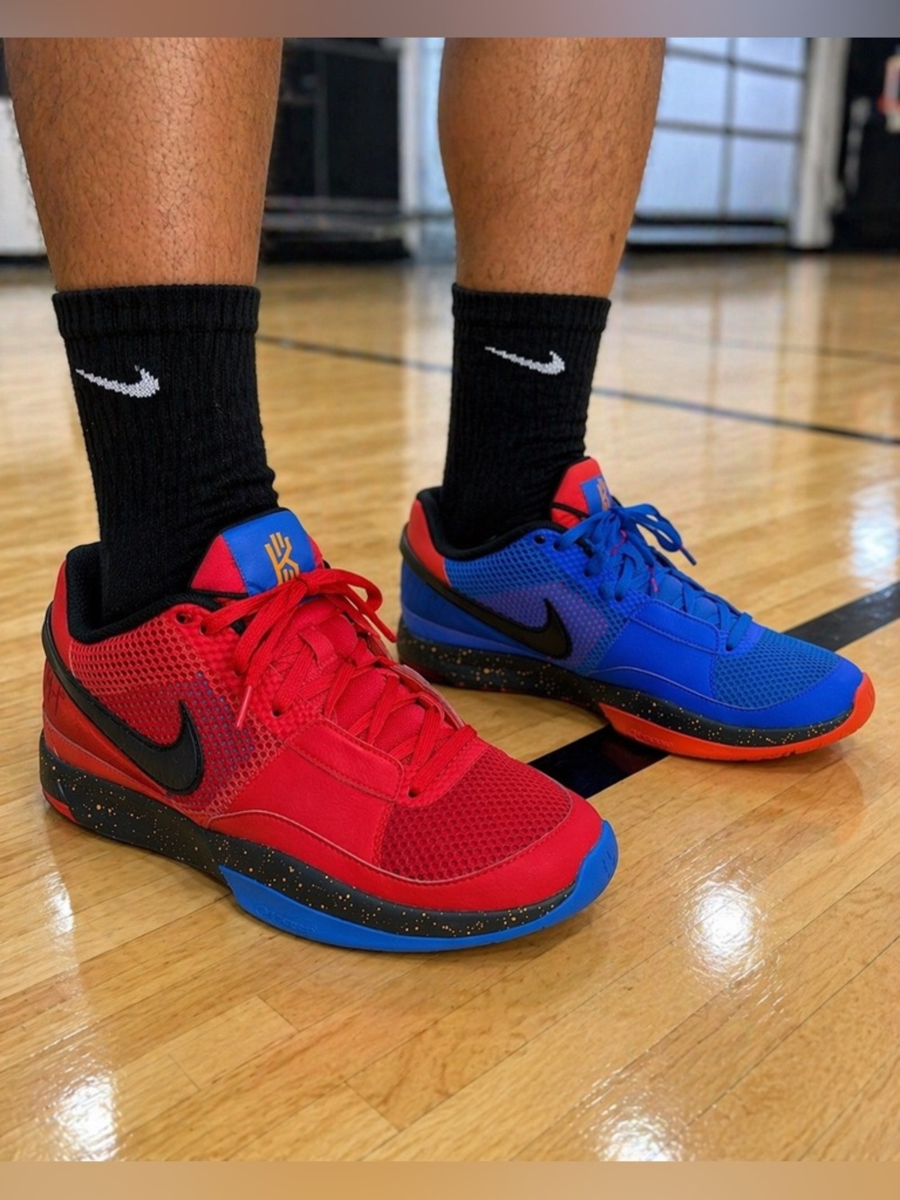 Nike Kyrie Low Basketball Shoes Red Blue Men’s 9.5 Athletic